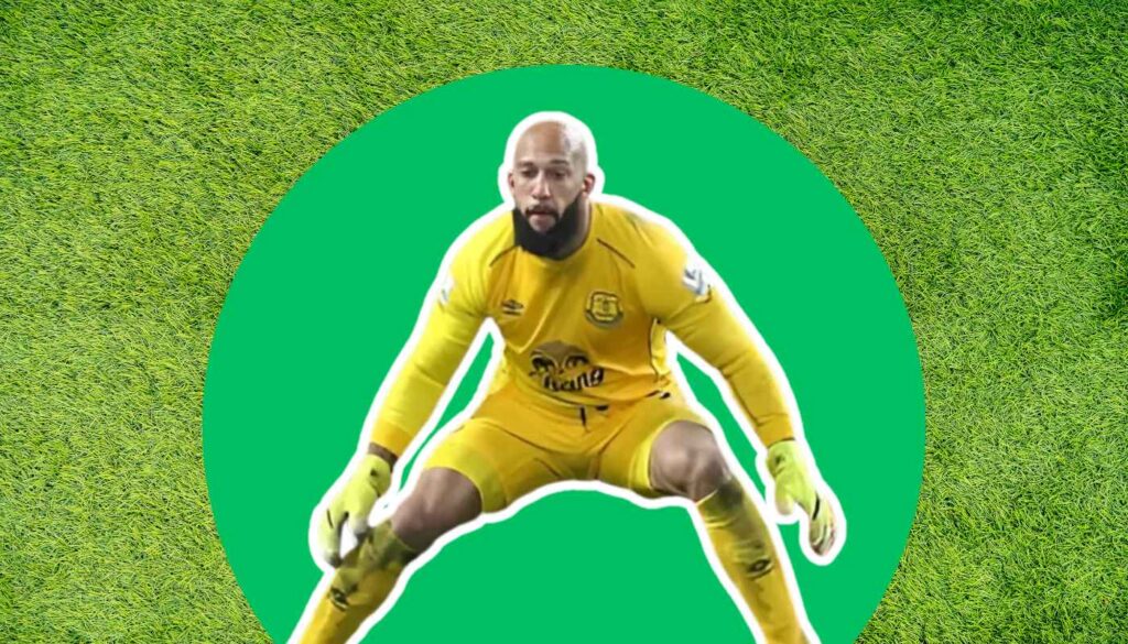 Tim Howard playing for Everton.